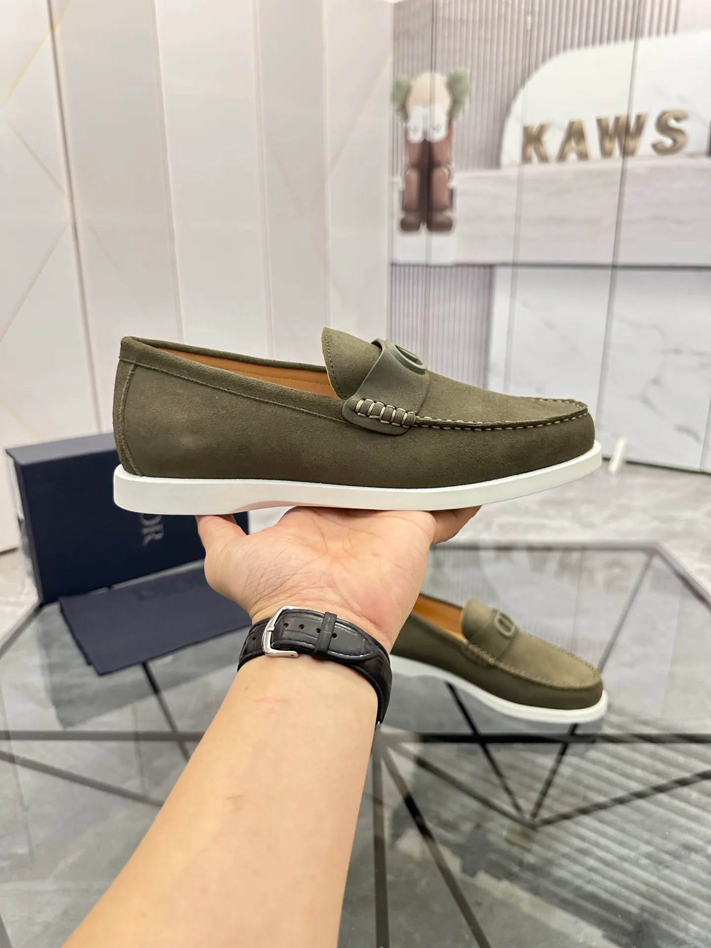 Selling men's shoes 💰: 💰P440¥ Product trademark: Dio* "Dior*" slip-on shoes Regular size: 39-44 (can be customized to 45.46) Product materials: imported nubuck leather upper, cowhide lining, original outsole. Number: 628